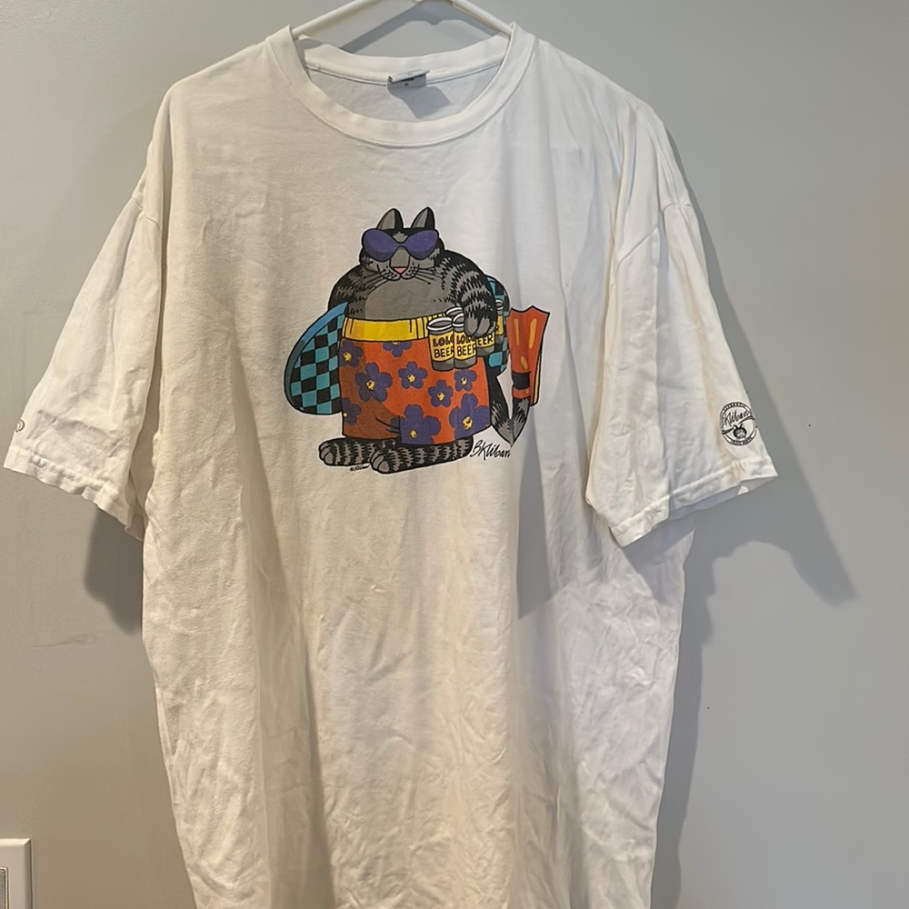 Crazy shirt surfing Hawaiian cat